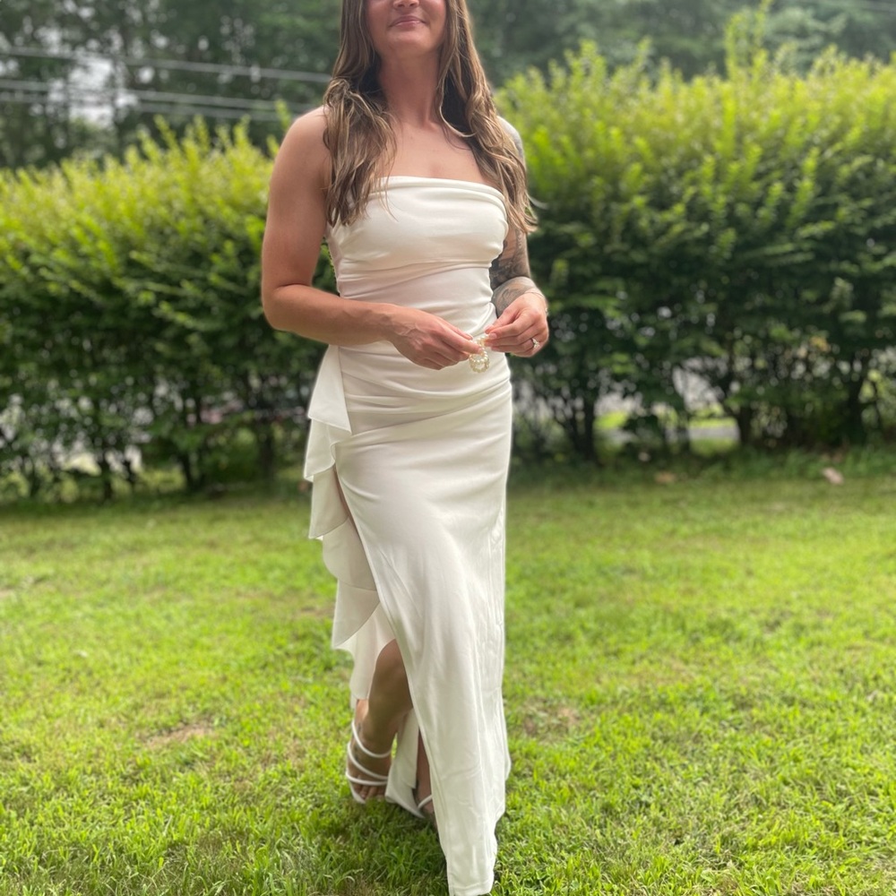 Strapless white dress with leg slit